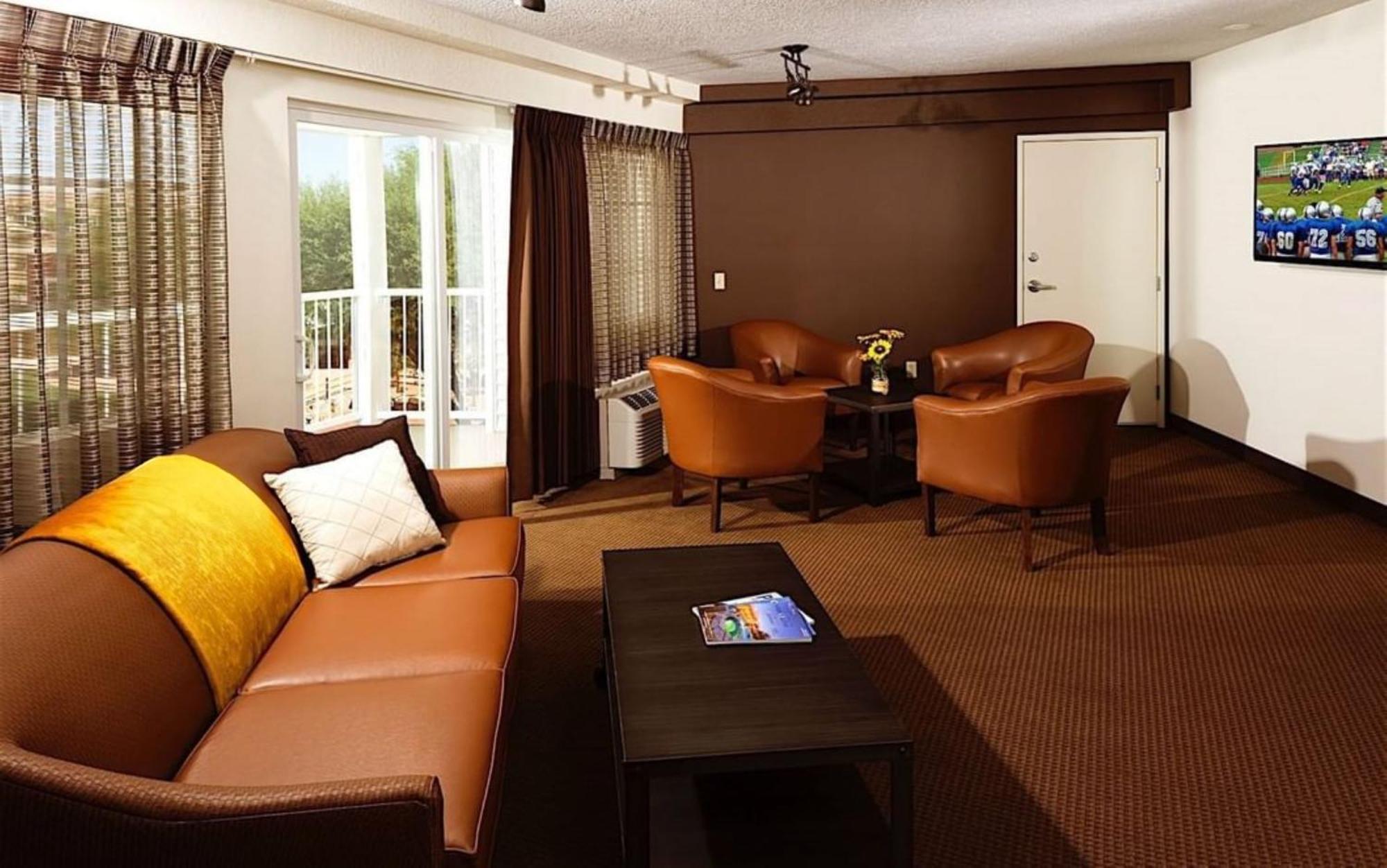 Hotel By Ihg 3*