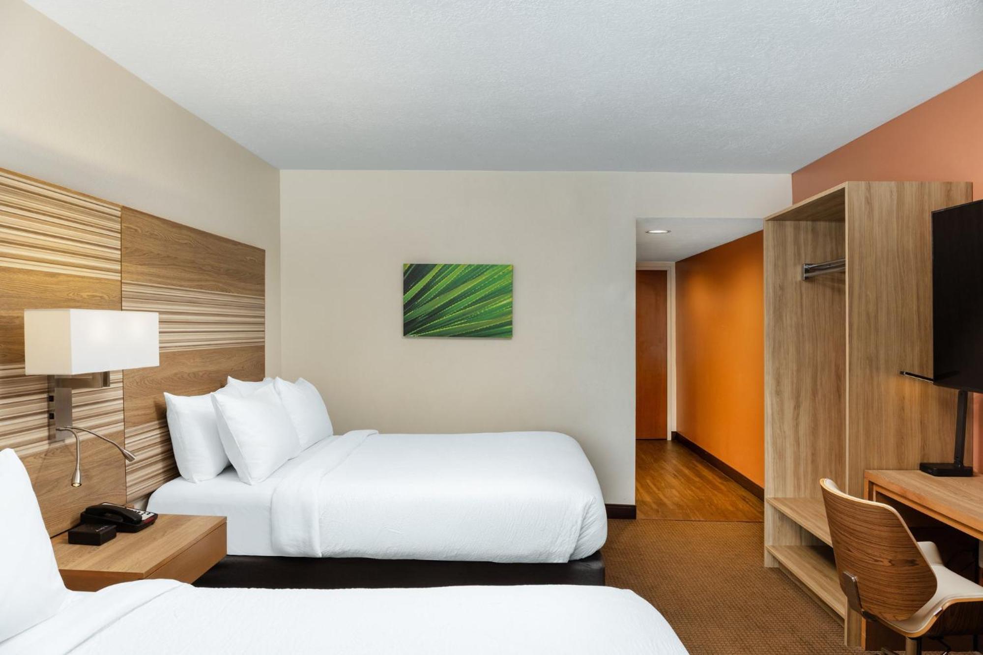 Hotel By Ihg