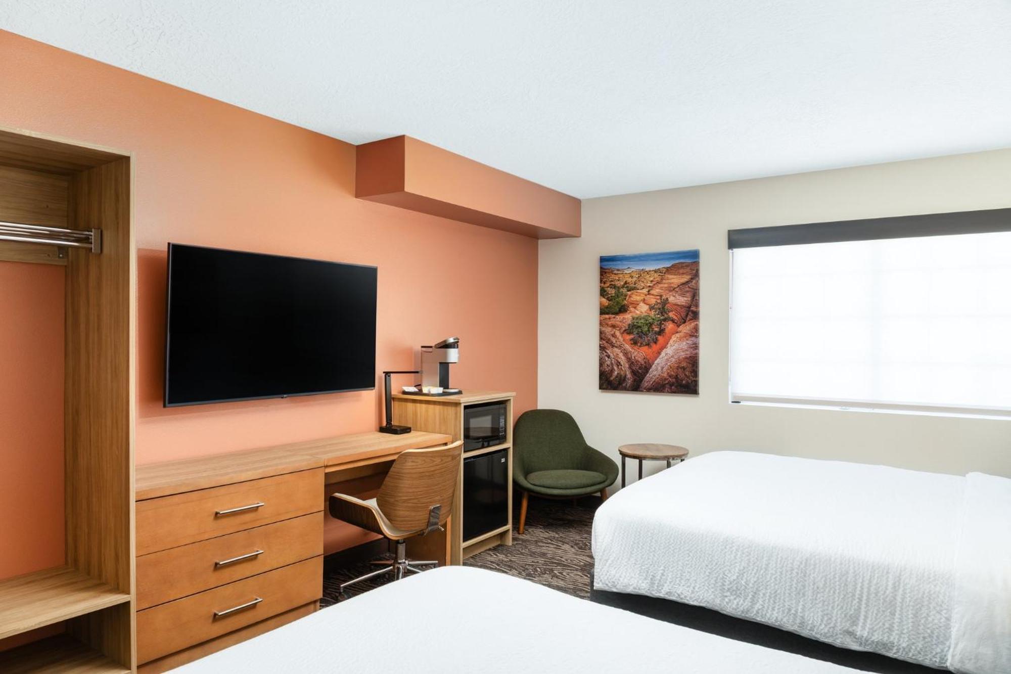 Hotel By Ihg 3*