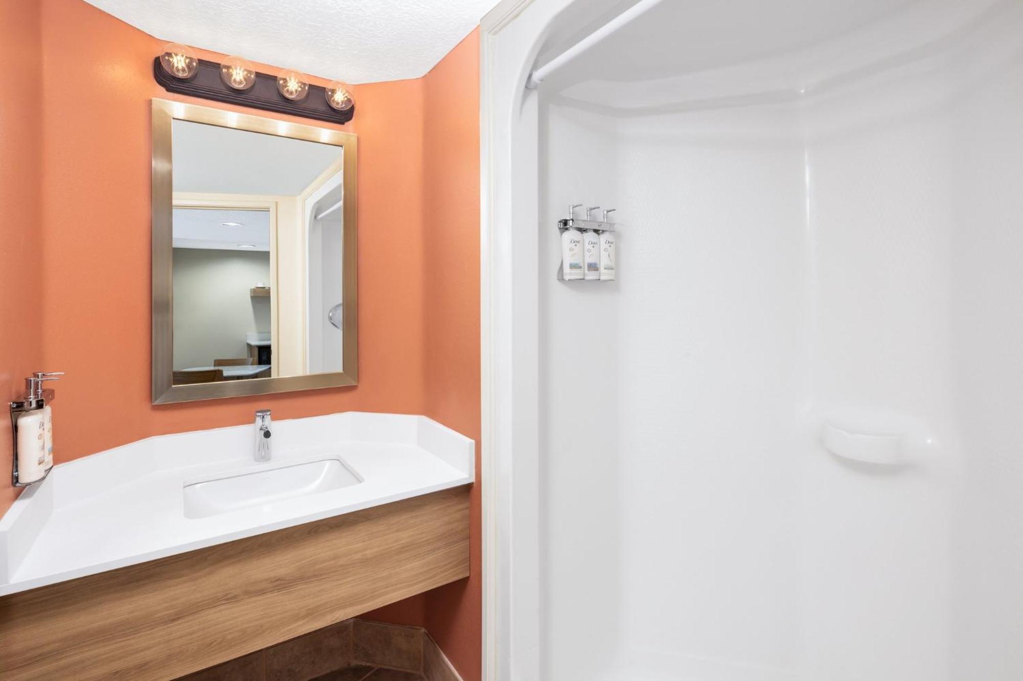 Hotel By Ihg